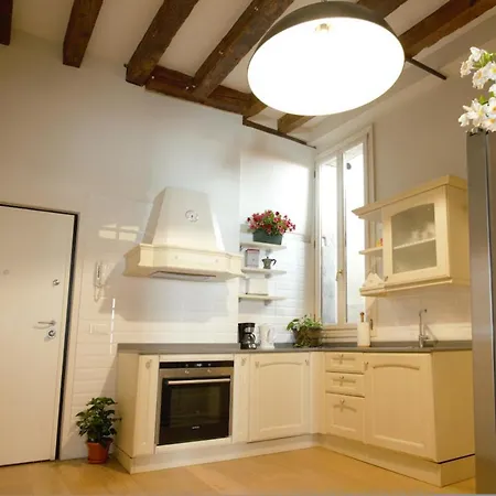 San Lorenzo - 5Min From St Mark'S Square Apartament Wenecja