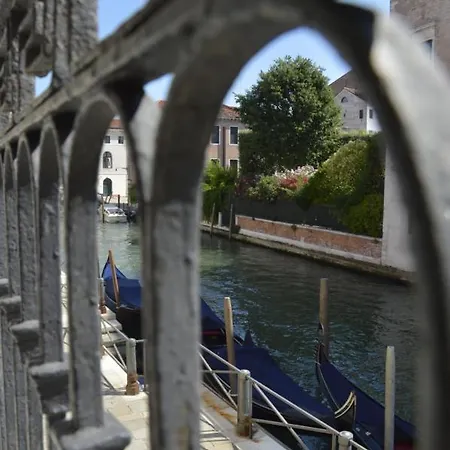 San Lorenzo - 5Min From St Mark'S Square Venedig